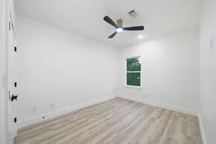 7827 Brandon St, Houston, TX 77051 - Photo 18