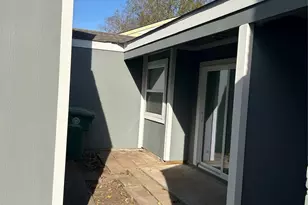 11719 Pender Ln, Houston, TX 77477 - Photo 2