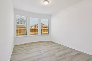 16246 Parish Pointe Ct, Conroe, TX 77302 - Photo 2