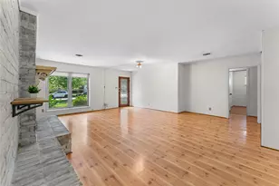 1911 Manila Ln, Houston, TX 77043 - Photo 10