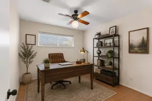 1911 Manila Ln, Houston, TX 77043 - Photo 32