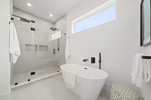 325 N Nagle St, Houston, TX 77003 - Photo 30