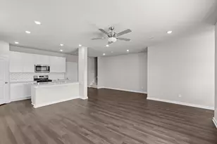 2014 Starlight St, Angleton, TX 77515 - Photo 10