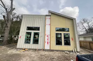 944 Lucky St, Houston, TX 77088 - Photo 1