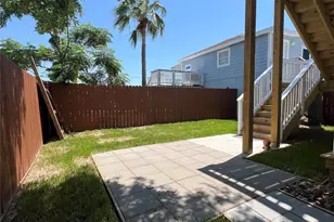 1824 Biovu Dr, Galveston, TX 77551 - Photo 20