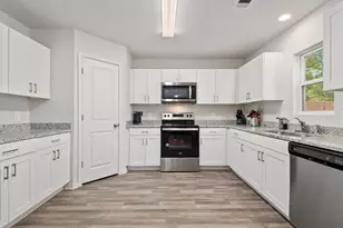 970 Cedar Point Dr, Livingston, TX 77351 - Photo 14