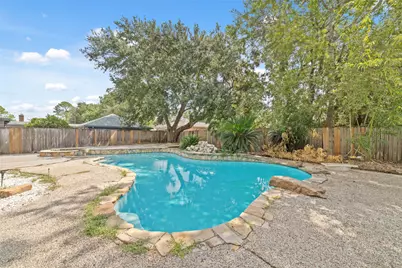 8115 Fondren Lake Drive, Houston, TX 77071 - Photo 40