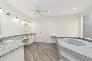 8115 Fondren Lake Dr, Houston, TX 77071 - Photo 22