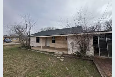 610 W Garrison Avenue, Electra, TX 76360 - Photo 1