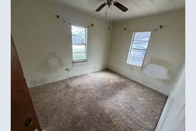 610 W Garrison Avenue, Electra, TX 76360 - Photo 12