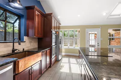3010 Westerland Drive, Houston, TX 77063 - Photo 16