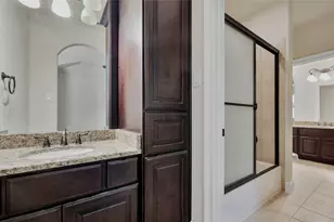 4518 Holt St, Bellaire, TX 77401 - Photo 36