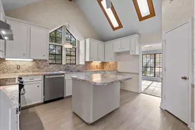 710 Bayou Crest Circle, Dickinson, TX 77539 - Photo 16