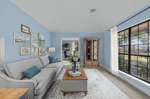 710 Bayou Crest Cir, Dickinson, TX 77539 - Photo 8