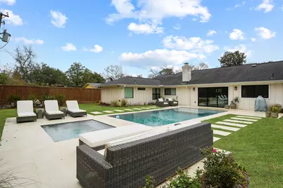 9142 Bronco Drive, Houston, TX 77055 - Photo 8