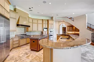 710 Pinehaven Dr, Houston, TX 77024 - Photo 16