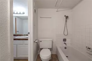 3005 Walnut Bend Ln, Houston, TX 77042 - Photo 12