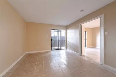 3005 Walnut Bend Lane #12, Houston, TX 77042 - Photo 8