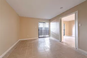 3005 Walnut Bend Ln, Houston, TX 77042 - Photo 8