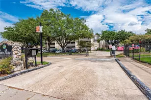 3005 Walnut Bend Ln, Houston, TX 77042 - Photo 22