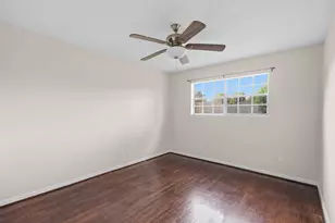 6926 Finch St, Houston, TX 77028 - Photo 8