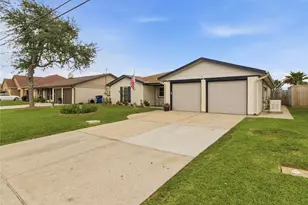 3710 17th St N, Texas City, TX 77590 - Photo 2