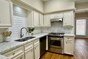 2413 Potomac Dr, Houston, TX 77057 - Photo 10