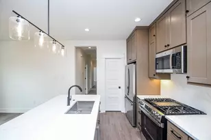 4101 Victoria, Dickinson, TX 77539 - Photo 12