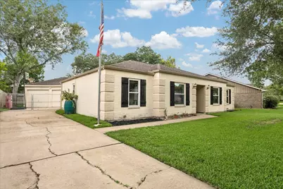 15811 Wandering Trail, Friendswood, TX 77546 - Photo 2