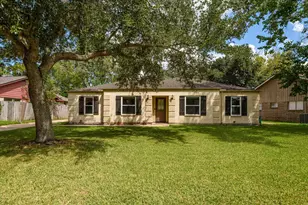 15811 Wandering Trail, Friendswood, TX 77546 - Photo 2