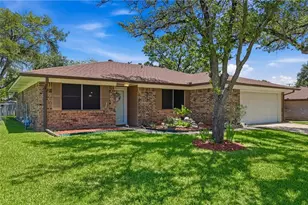3807 Kelli Ln, Bryan, TX 77802 - Photo 2