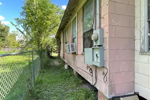 305 Burr St, Houston, TX 77011 - Photo 4