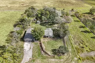527 County Rd 214, Bay City, TX 77414 - Photo 8