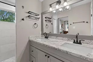4825 Kingfisher Dr, Houston, TX 77035 - Photo 30