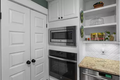 4825 Kingfisher Drive, Houston, TX 77035 - Photo 12