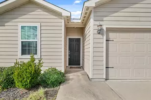 718 Crystal Lakes Dr, Brookshire, TX 77423 - Photo 2