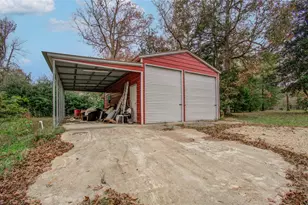 1016 E Capps Rd, Livingston, TX 77351 - Photo 38