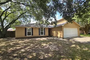 2410 Daffodil St, Highlands, TX 77562 - Photo 1