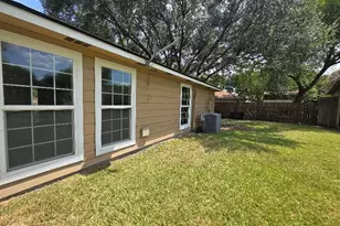 2410 Daffodil St, Highlands, TX 77562 - Photo 10