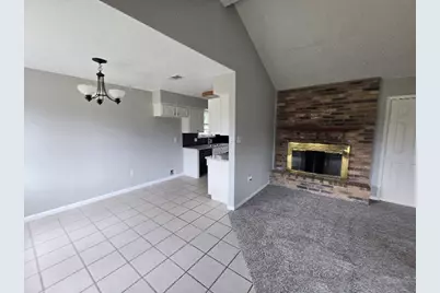 2410 Daffodil Street, Highlands, TX 77562 - Photo 4