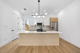 9102 Coffee St, Houston, TX 77033 - Photo 8