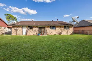 8823 Rutherford Ln, Houston, TX 77088 - Photo 16