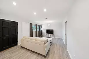 614 Gilpin St, Houston, TX 77034 - Photo 4