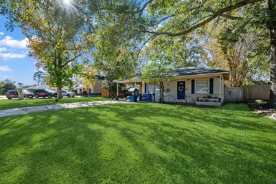 945 N Travis Street, Liberty, TX 77575 - Photo 4