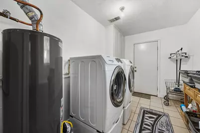 945 N Travis Street, Liberty, TX 77575 - Photo 18