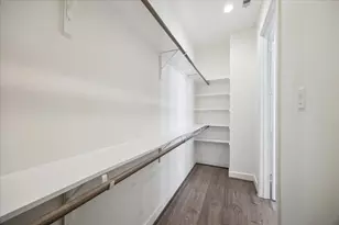 728 Carriage Knls Dr, Houston, TX 77008 - Photo 14