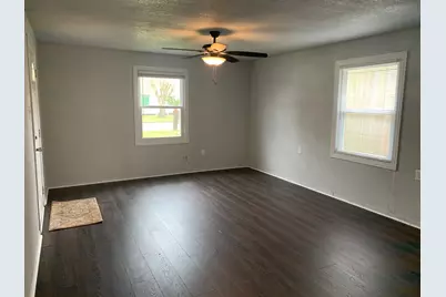 2306 28th Avenue N, Texas City, TX 77590 - Photo 2