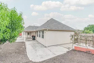 8714 Emerald Heights Ct, Houston, TX 77083 - Photo 4