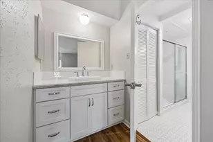2100 Tanglewilde St, Houston, TX 77063 - Photo 8
