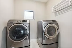 1620 W 24th St, Houston, TX 77008 - Photo 20